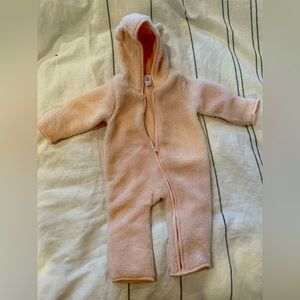 Never Worn Baby Gap Sherpa bunting (3-6months, light pink blush)